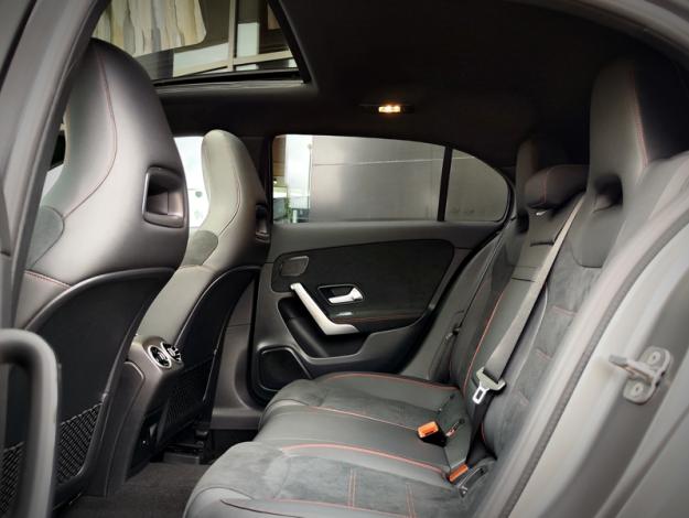 MERCEDES-BENZ Classe A 200 d AMG Line  Classe A 200 d AMG Line