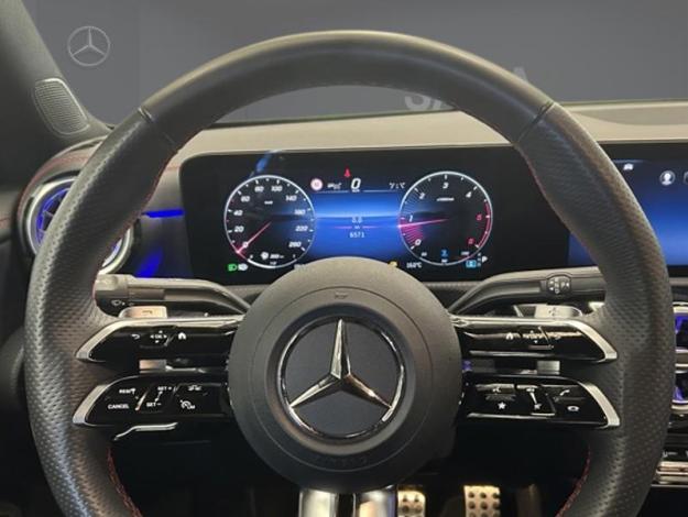 MERCEDES-BENZ CLA 200 d Coupé AMG Pack Night  