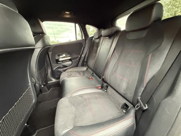 MERCEDES-BENZ GLA 180 d AMG Line  