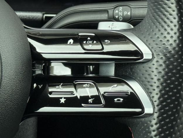MERCEDES-BENZ GLA 180 d AMG Line  