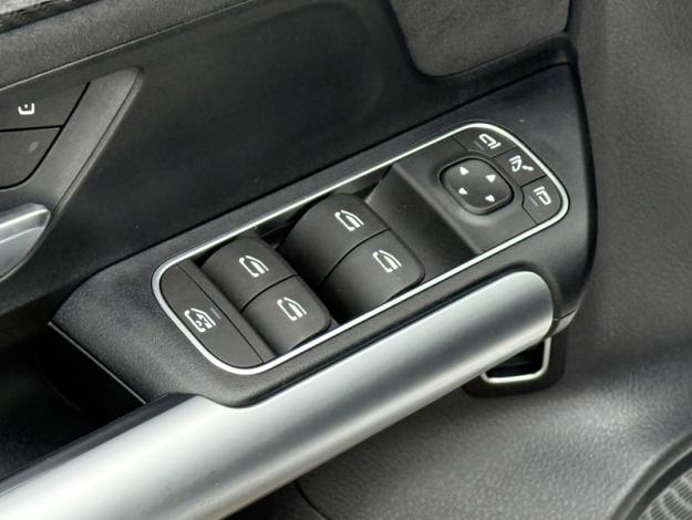 MERCEDES-BENZ GLA 180 d AMG Line  