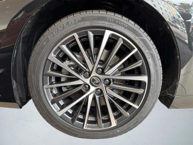 LEXUS ES 300H LUXE  ES 300H HYBRIDE MC LUXE MY23 SHOWROOM