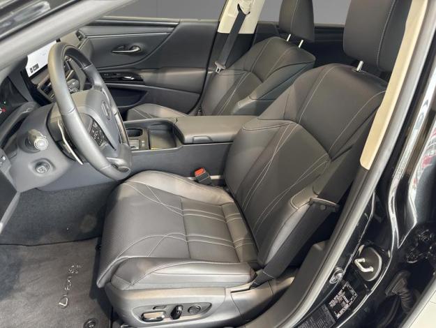 LEXUS ES 300H LUXE  ES 300H HYBRIDE MC LUXE MY23 SHOWROOM