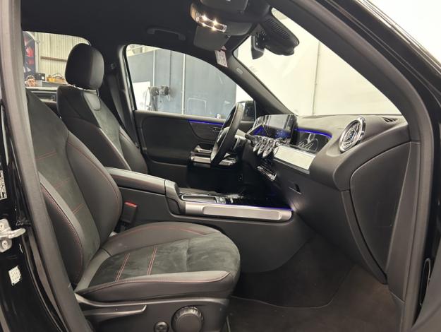 MERCEDES-BENZ GLB 200 d AMG Line Facelift  
