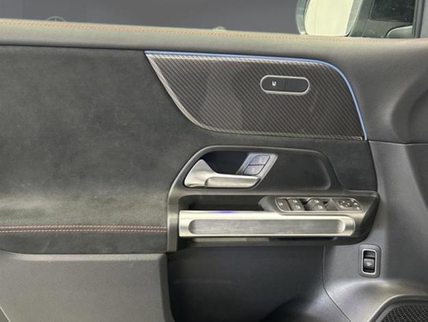 MERCEDES-BENZ GLB 200 d AMG Line Facelift  