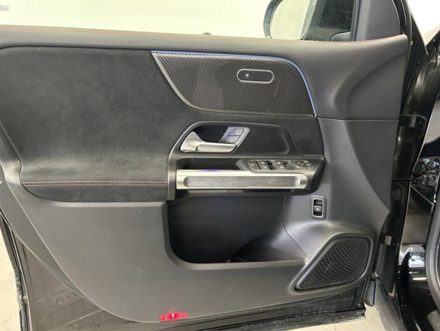 MERCEDES-BENZ GLB 200 d AMG Line Facelift  