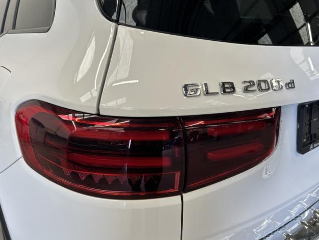 MERCEDES-BENZ GLB 200 d AMG Line Attelage Facelift  
