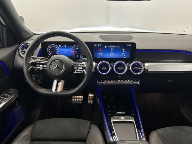 MERCEDES-BENZ GLB 200 d AMG Line Attelage Facelift  