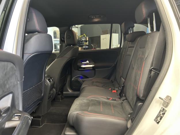 MERCEDES-BENZ GLB 200 d AMG Line Attelage Facelift  