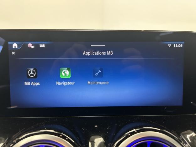MERCEDES-BENZ GLB 200 d AMG Line Attelage Facelift  