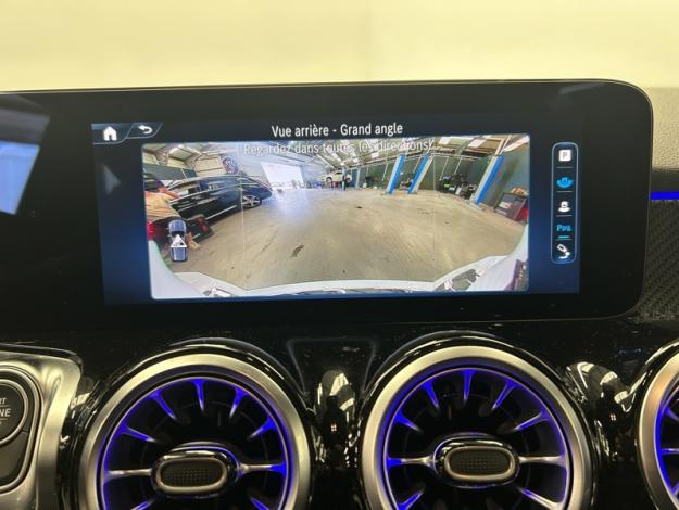 MERCEDES-BENZ GLB 200 d AMG Line Attelage Facelift  