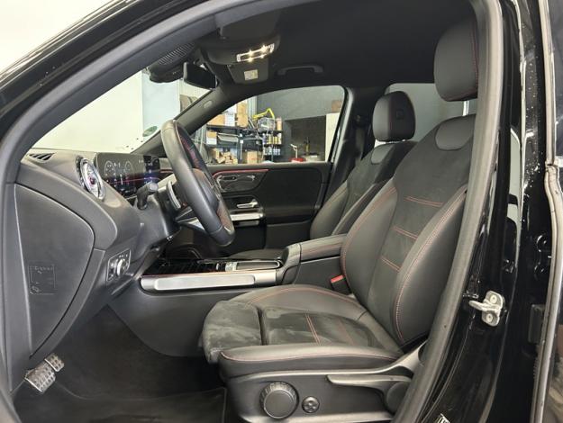 MERCEDES-BENZ GLB 200 d AMG Line Attelage Facelift  