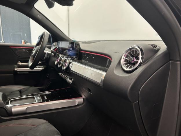 MERCEDES-BENZ GLB 200 d AMG Line Attelage Facelift  