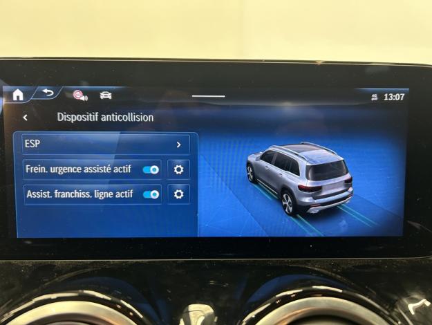 MERCEDES-BENZ GLB 200 d AMG Line Attelage Facelift  