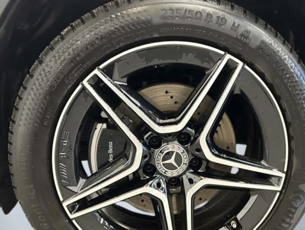 MERCEDES-BENZ GLB 200 d AMG Line Attelage Facelift  