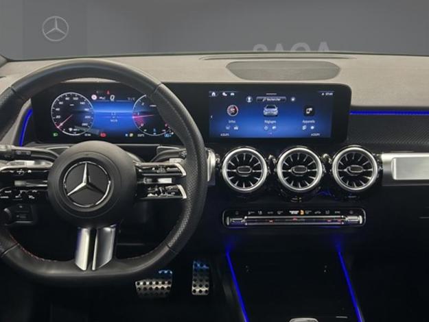 MERCEDES-BENZ GLB 200 d AMG Line Attelage Facelift  