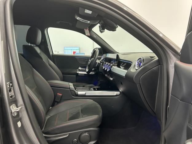 MERCEDES-BENZ GLB 200 d AMG Line Attelage Facelift  
