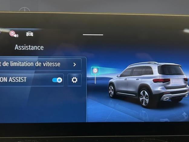 MERCEDES-BENZ GLB 200 d AMG Line Attelage Facelift  