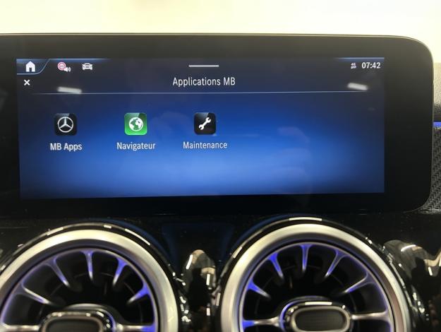 MERCEDES-BENZ GLB 200 d AMG Line Attelage Facelift  