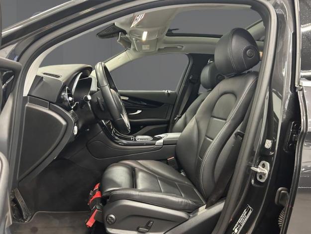 MERCEDES-BENZ GLC 300 de 4M Attelage Toit Pano  