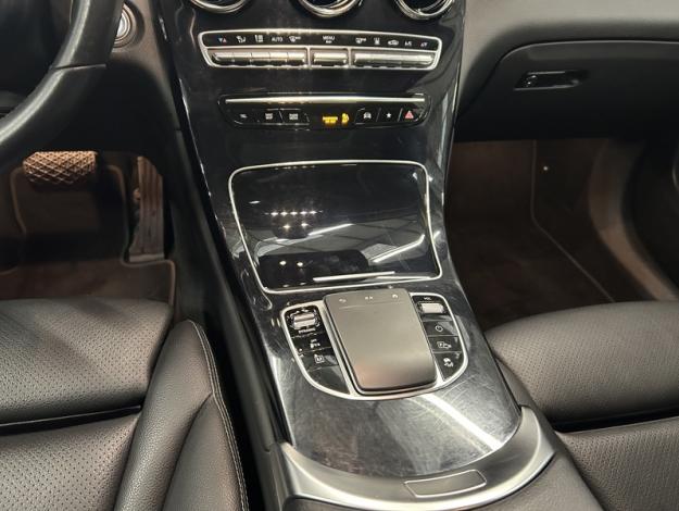 MERCEDES-BENZ GLC 300 de 4M Attelage Toit Pano  