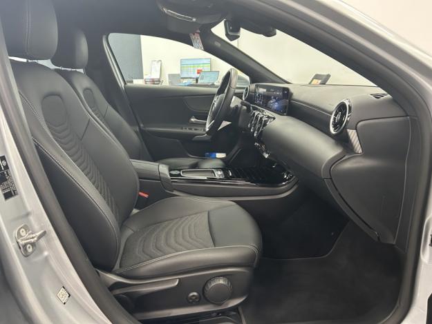 MERCEDES-BENZ A 180 d Luxury Line Facelift  