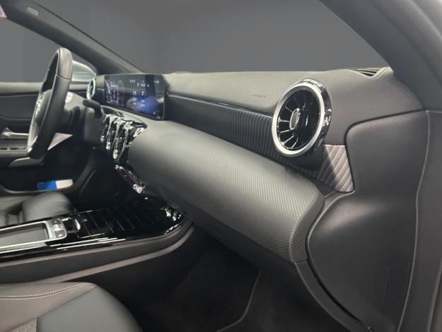 MERCEDES-BENZ A 180 d Luxury Line Facelift  