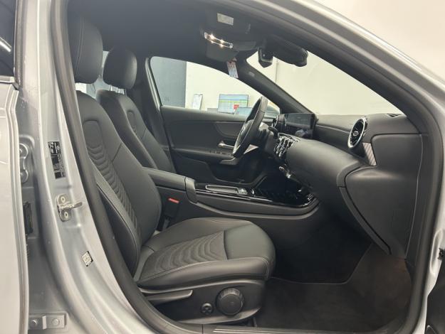 MERCEDES-BENZ A 180 d Luxury Line Facelift  