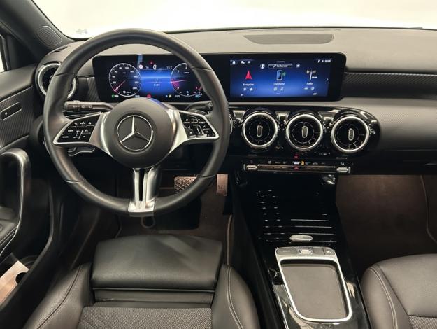 MERCEDES-BENZ A 180 d Luxury Line Facelift  