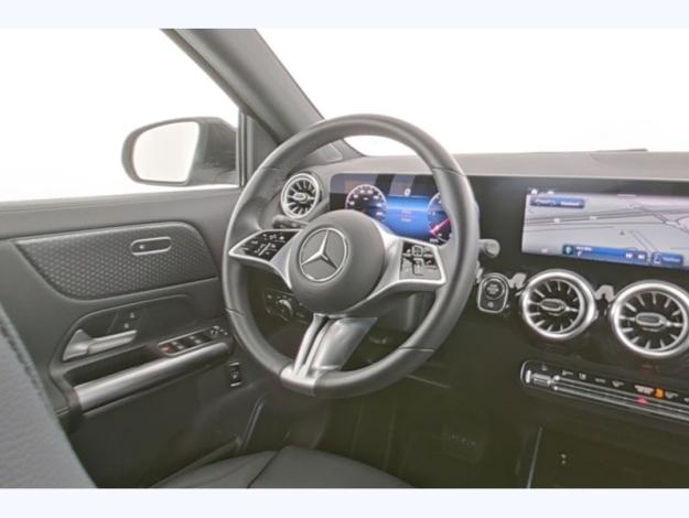 MERCEDES-BENZ GLA 200 d Luxury Line Facelift  