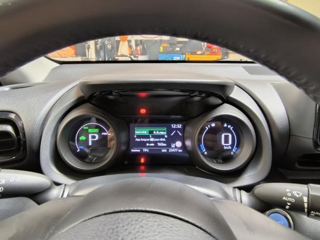 TOYOTA Yaris Hybride 116h Design  
