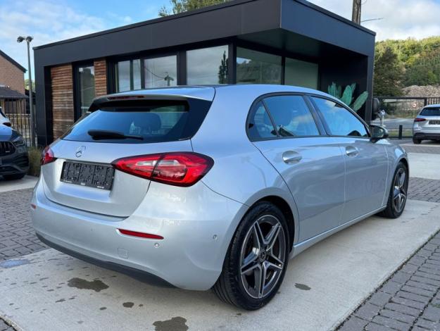 MERCEDES-BENZ A 180 d Essential Line - Look AMG Line  
