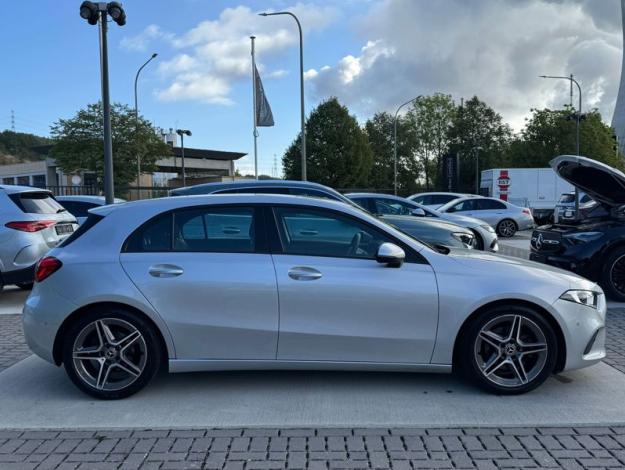 MERCEDES-BENZ A 180 d Essential Line - Look AMG Line  