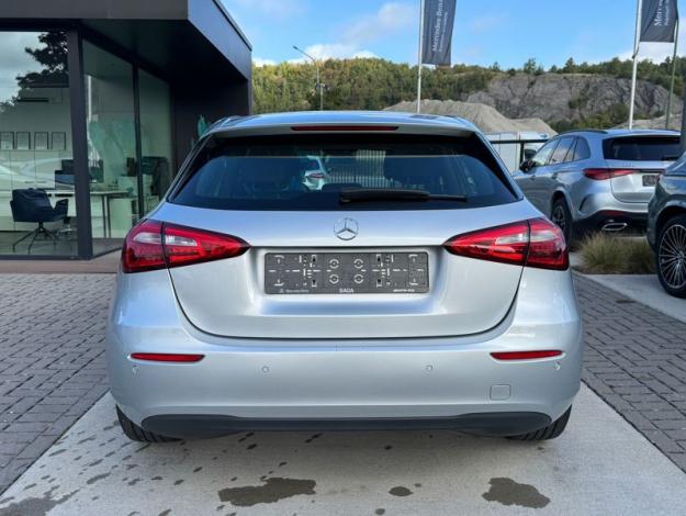 MERCEDES-BENZ A 180 d Essential Line - Look AMG Line  