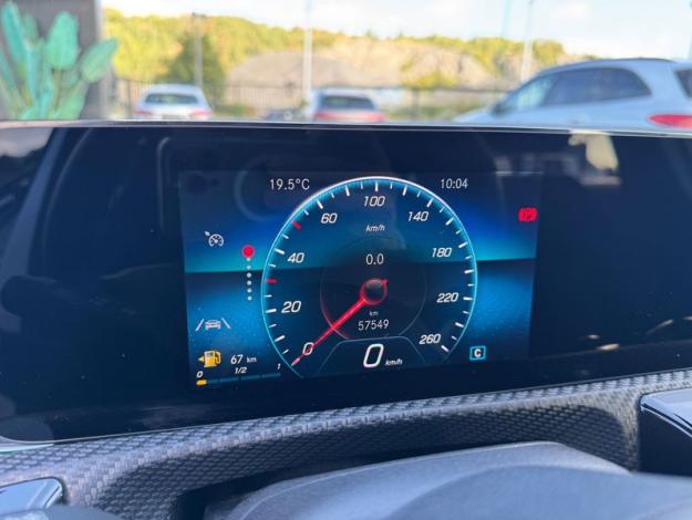 MERCEDES-BENZ A 180 d Essential Line - Look AMG Line  
