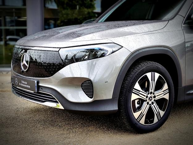 MERCEDES-BENZ EQB 300 4MATIC Business Edition  EQB 300 4MATIC