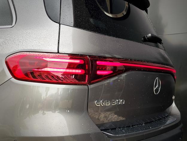 MERCEDES-BENZ EQB 300 4MATIC Business Edition  EQB 300 4MATIC