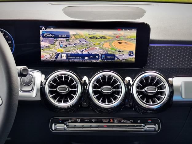 MERCEDES-BENZ EQB 300 4MATIC Business Edition  EQB 300 4MATIC