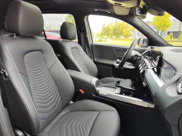 MERCEDES-BENZ EQB 300 4MATIC Business Edition  EQB 300 4MATIC