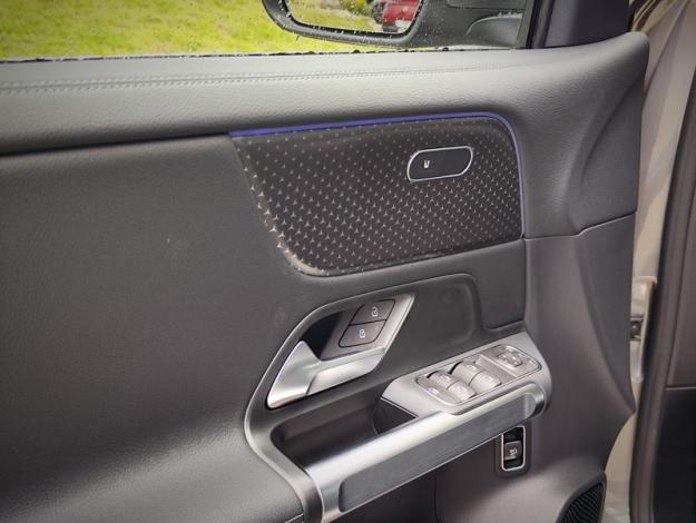 MERCEDES-BENZ EQB 300 4MATIC Business Edition  EQB 300 4MATIC