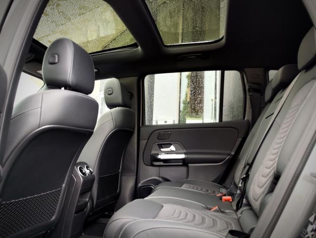 MERCEDES-BENZ EQB 300 4MATIC Business Edition  EQB 300 4MATIC