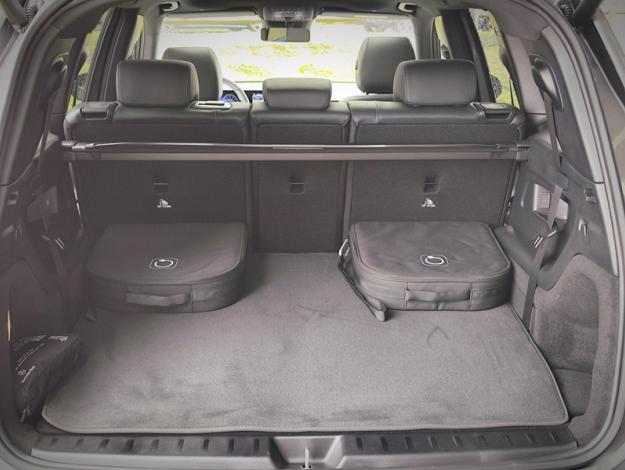 MERCEDES-BENZ EQB 300 4MATIC Business Edition  EQB 300 4MATIC