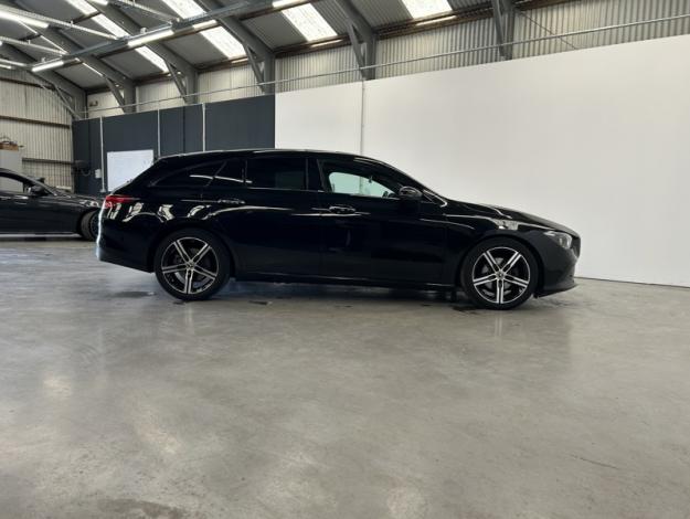 MERCEDES-BENZ CLA 180 Shooting Brake Pack Progressive 