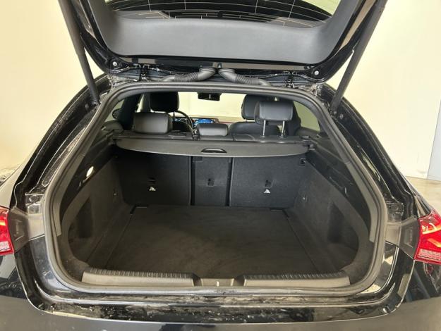 MERCEDES-BENZ CLA 180 Shooting Brake Pack Progressive 