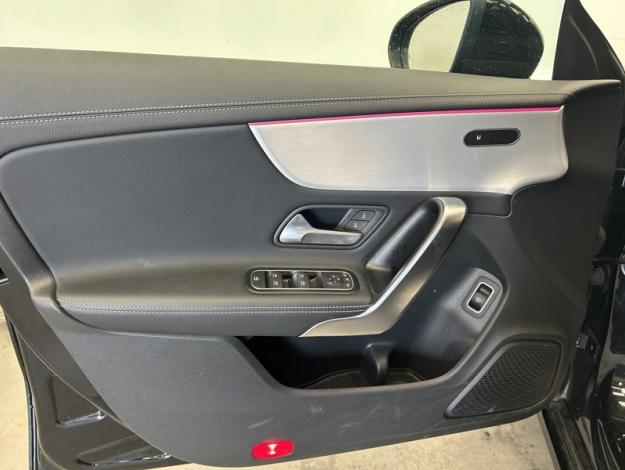 MERCEDES-BENZ CLA 180 Shooting Brake Pack Progressive 