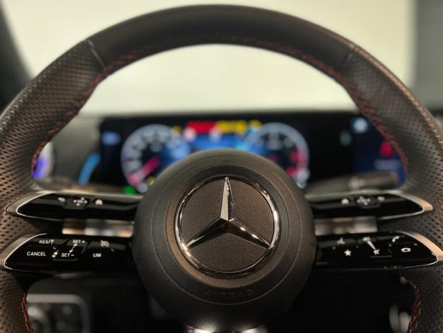 MERCEDES-BENZ GLB 200 d AMG Line  