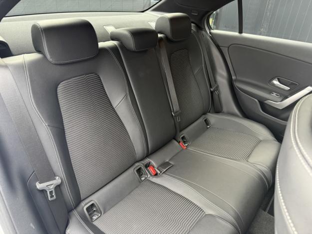 MERCEDES-BENZ Classe A 180 Berline Progressive Line  Classe A Berline / V1771 Classe A 180 Berline Progressive Line