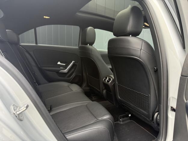 MERCEDES-BENZ Classe A 180 Berline Progressive Line  Classe A Berline / V1771 Classe A 180 Berline Progressive Line