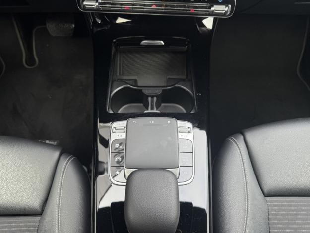MERCEDES-BENZ Classe A 180 Berline Progressive Line  Classe A Berline / V1771 Classe A 180 Berline Progressive Line