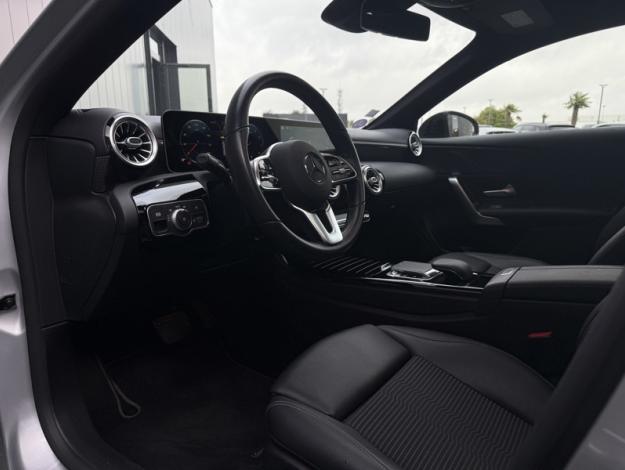 MERCEDES-BENZ Classe A 180 Berline Progressive Line  Classe A Berline / V1771 Classe A 180 Berline Progressive Line